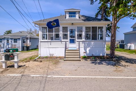 Photo of 22 Jones Creek Drive, Scarborough, ME 04074 (MLS # 1664615)