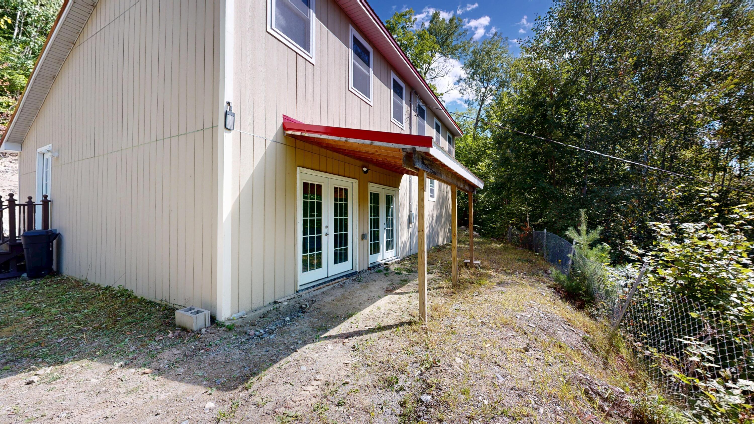 1027 Canada Road