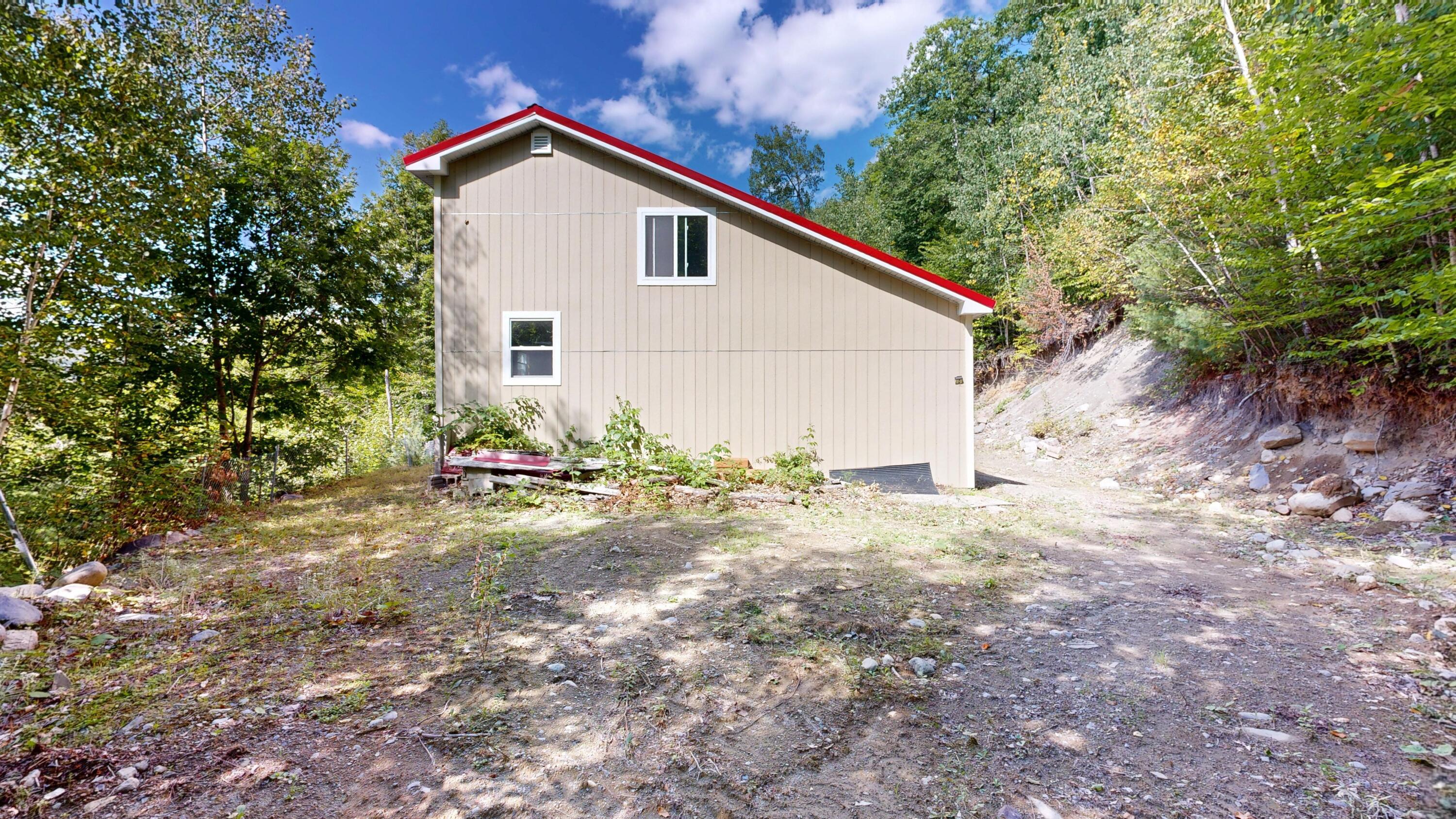 1027 Canada Road