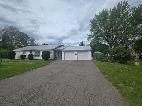 Photo of 61 Fairfax Street, Bangor, ME 04401 (MLS # 1664333)