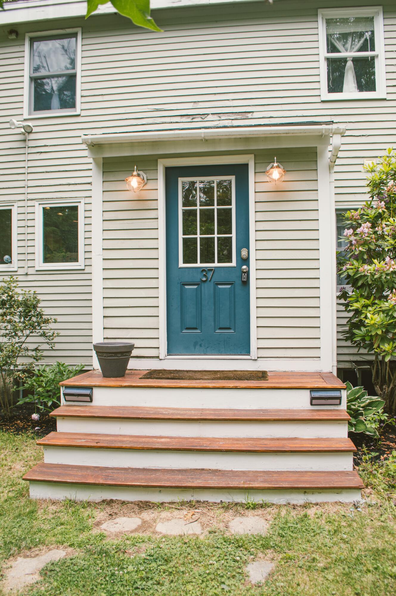 37 Pleasant Valley Road