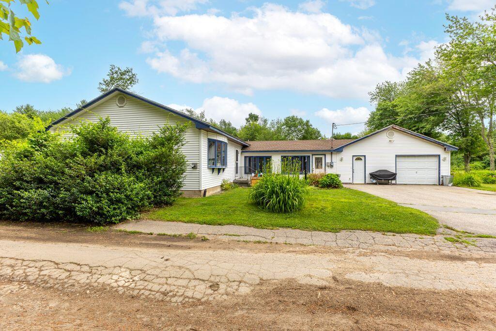3 Willow Lane