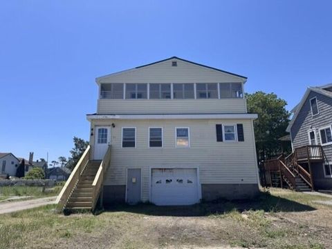 Photo of 31 Sunset Avenue, Saco, ME 04072 (MLS # 1664953)