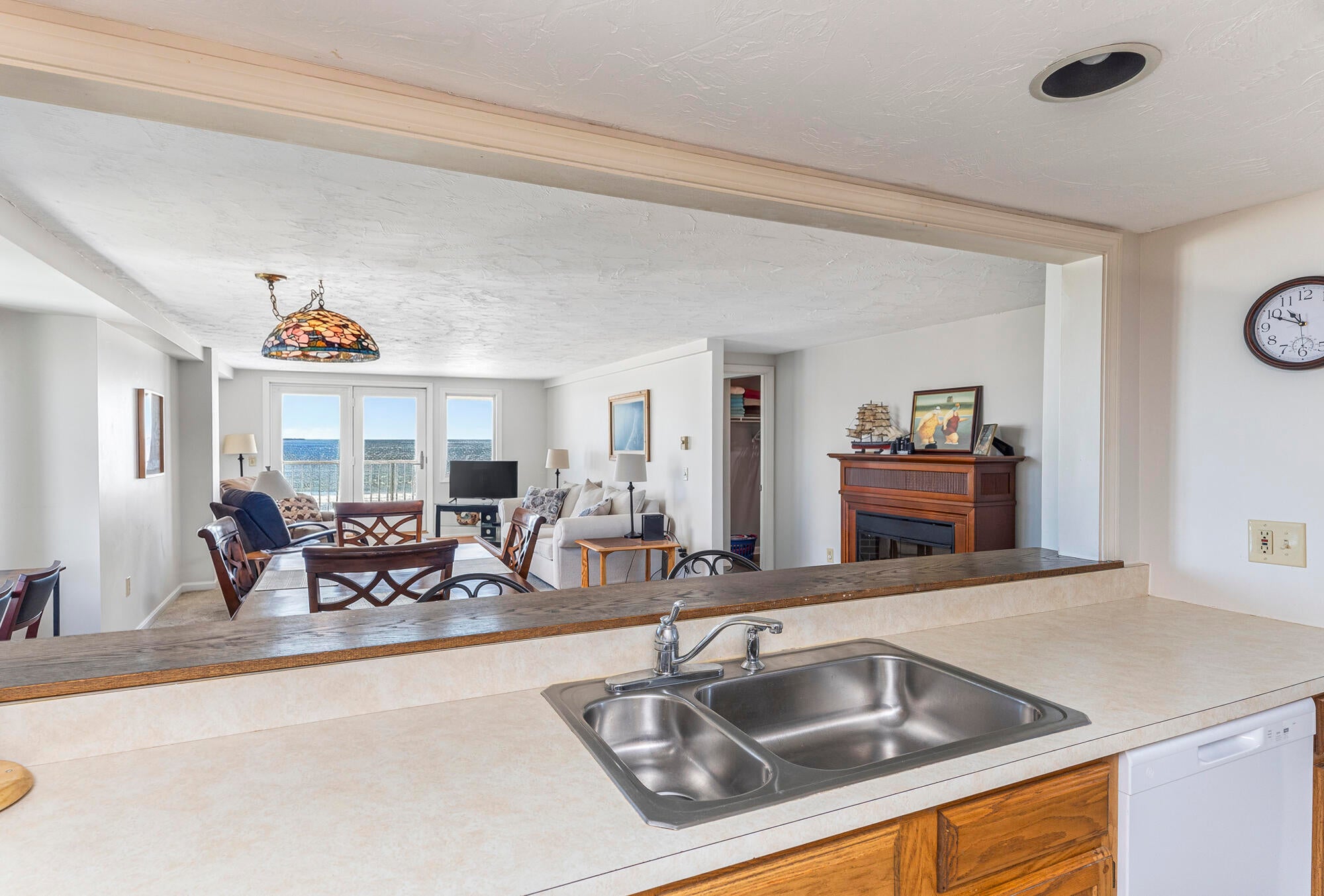 191 E Grand Avenue 301
