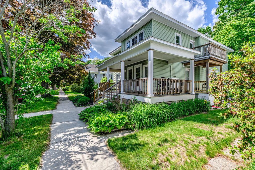 Photo of 15 Longfellow Street, Portland, ME 04103 (MLS # 1668892)