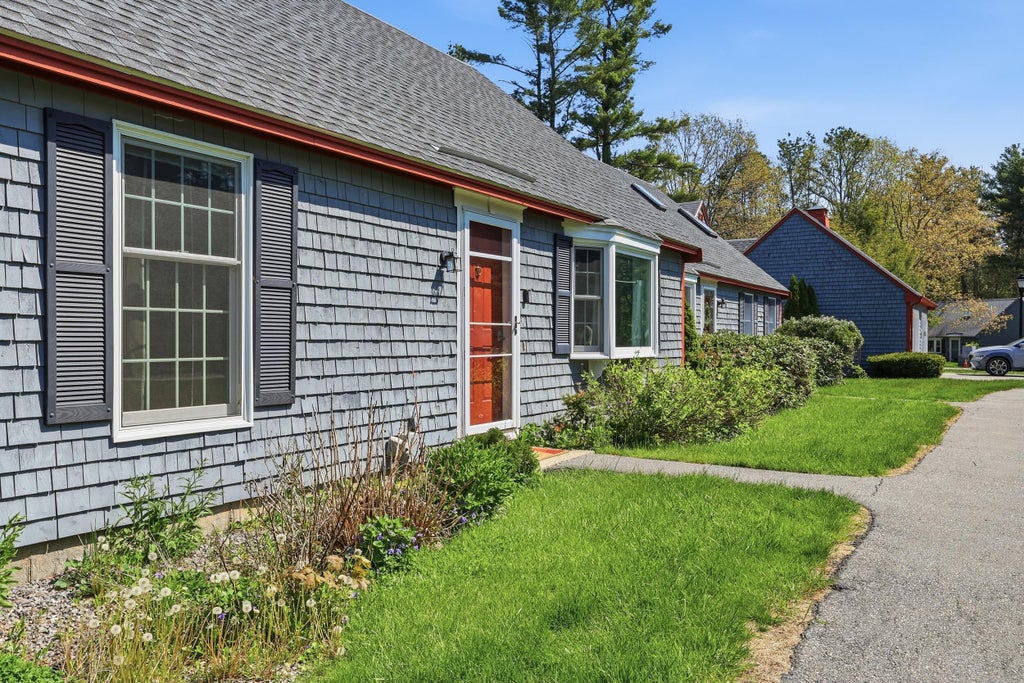 Photo of 70 Ward Circle #70, Brunswick, ME 04011 (MLS # 1663952)