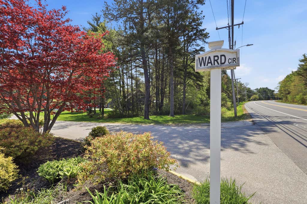 Photo of 70 Ward Circle #70, Brunswick, ME 04011 (MLS # 1663952)