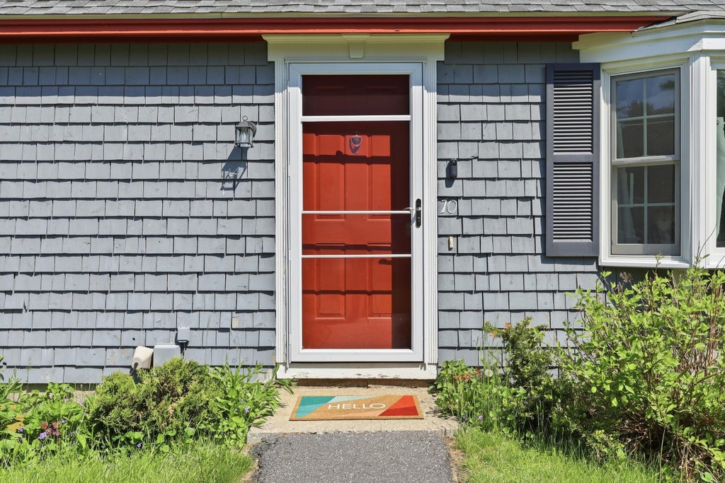 Photo of 70 Ward Circle #70, Brunswick, ME 04011 (MLS # 1663952)
