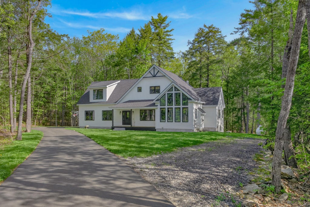 Photo of 4 Red Oak Drive, Falmouth, ME 04105 (MLS # 1668095)