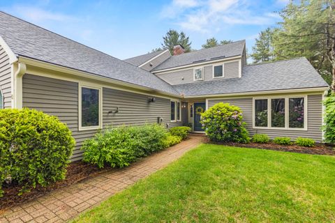 Photo of 12 Foreside Common #12, Falmouth, ME 04105 (MLS # 1667639)