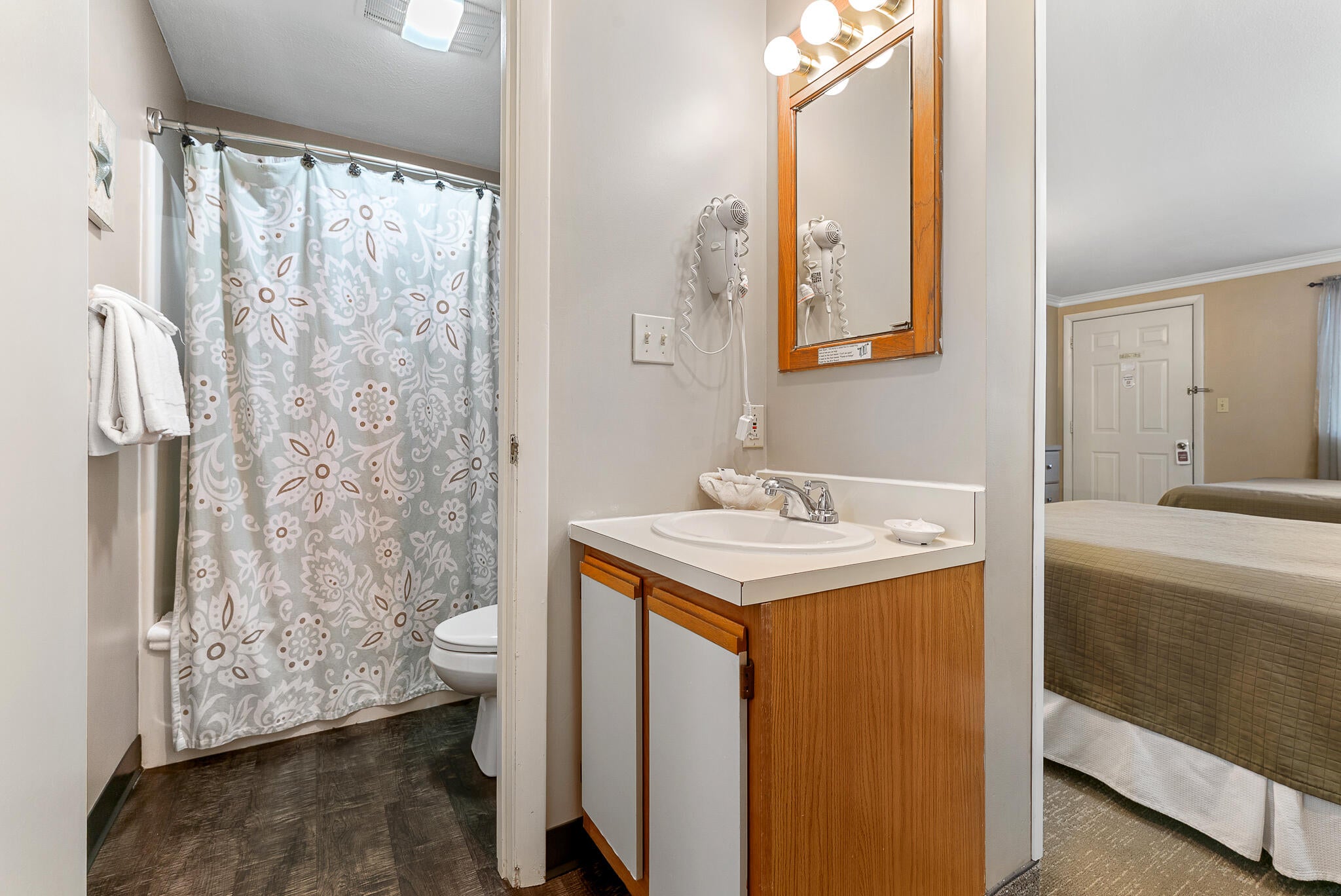 733 Post Road 222