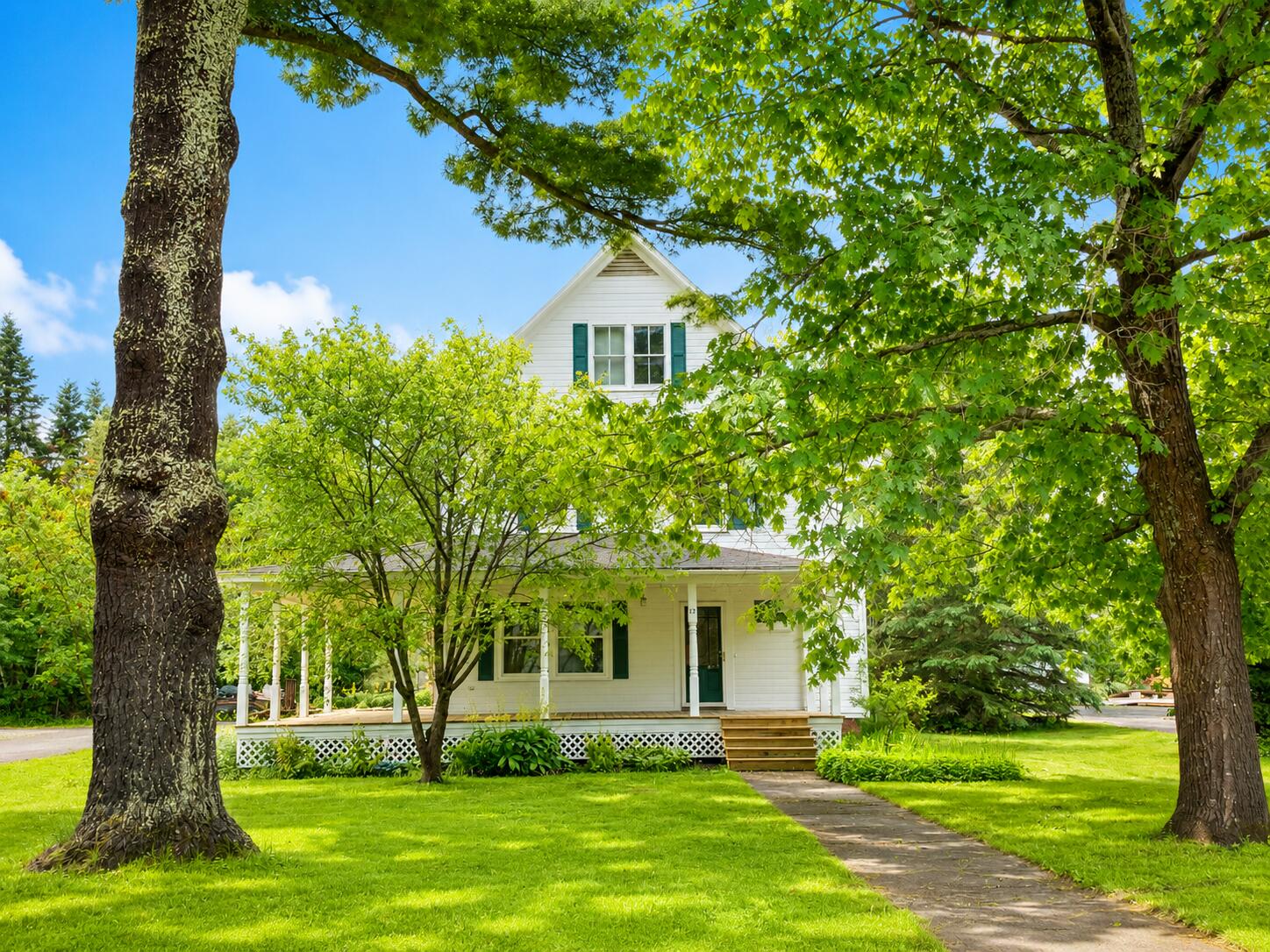 27 Pleasant Street