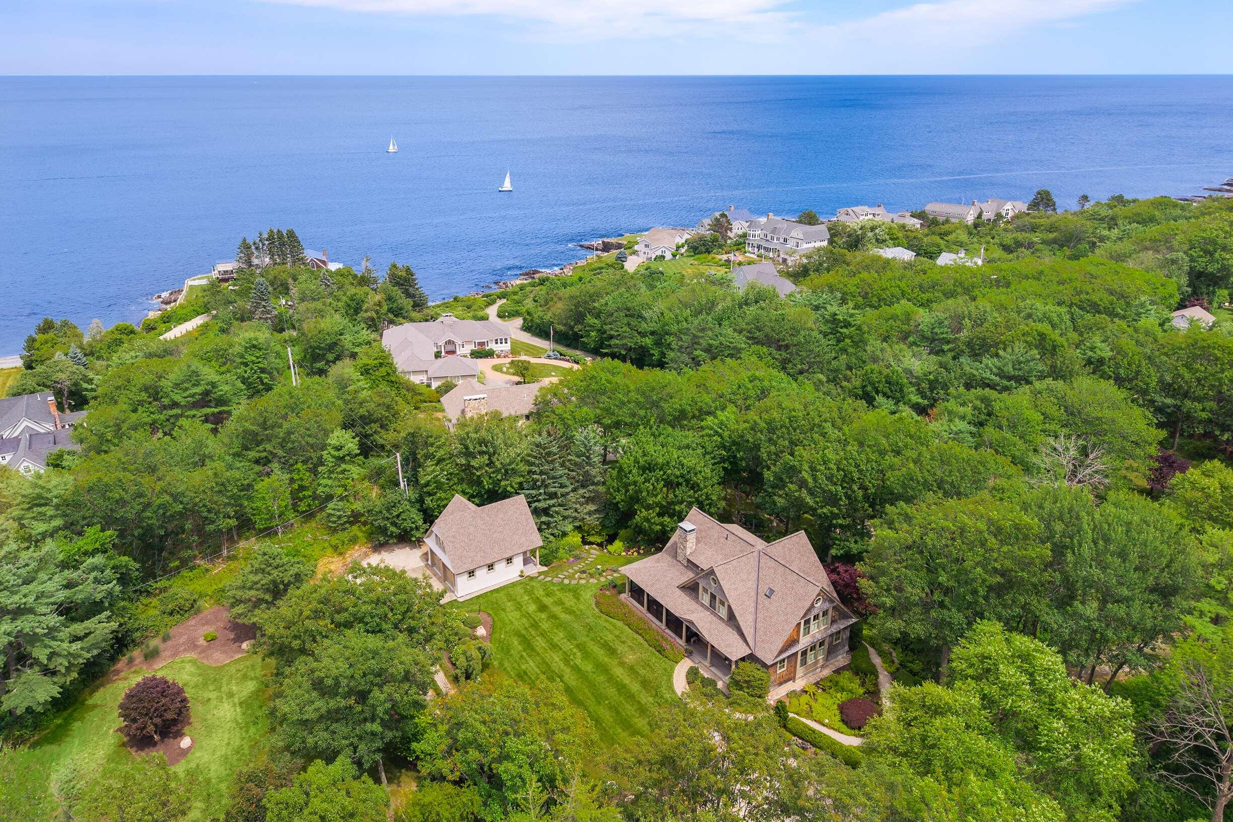 6 Pebble Cove