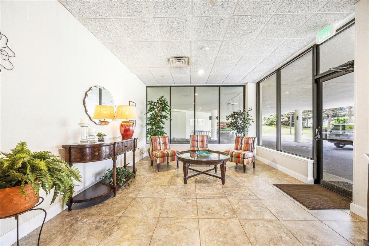 215 E Grand Avenue 404