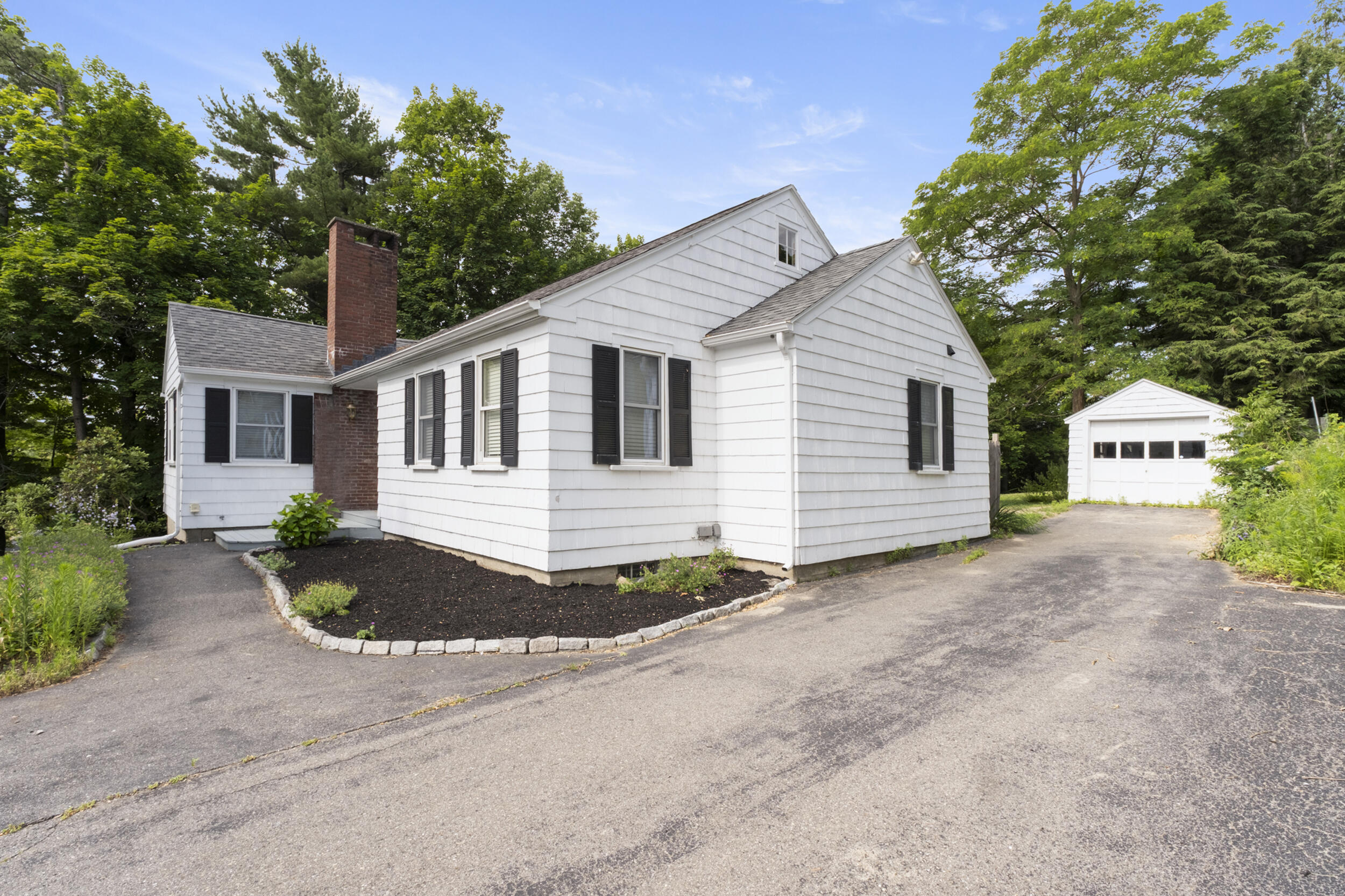 10 Blaine Avenue