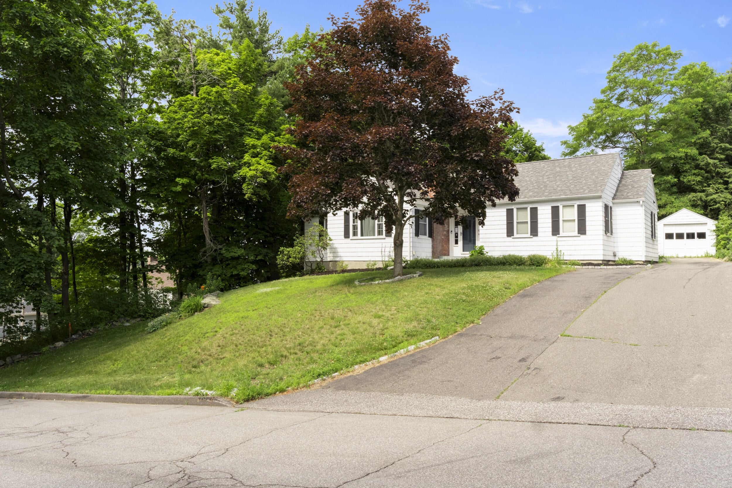 10 Blaine Avenue