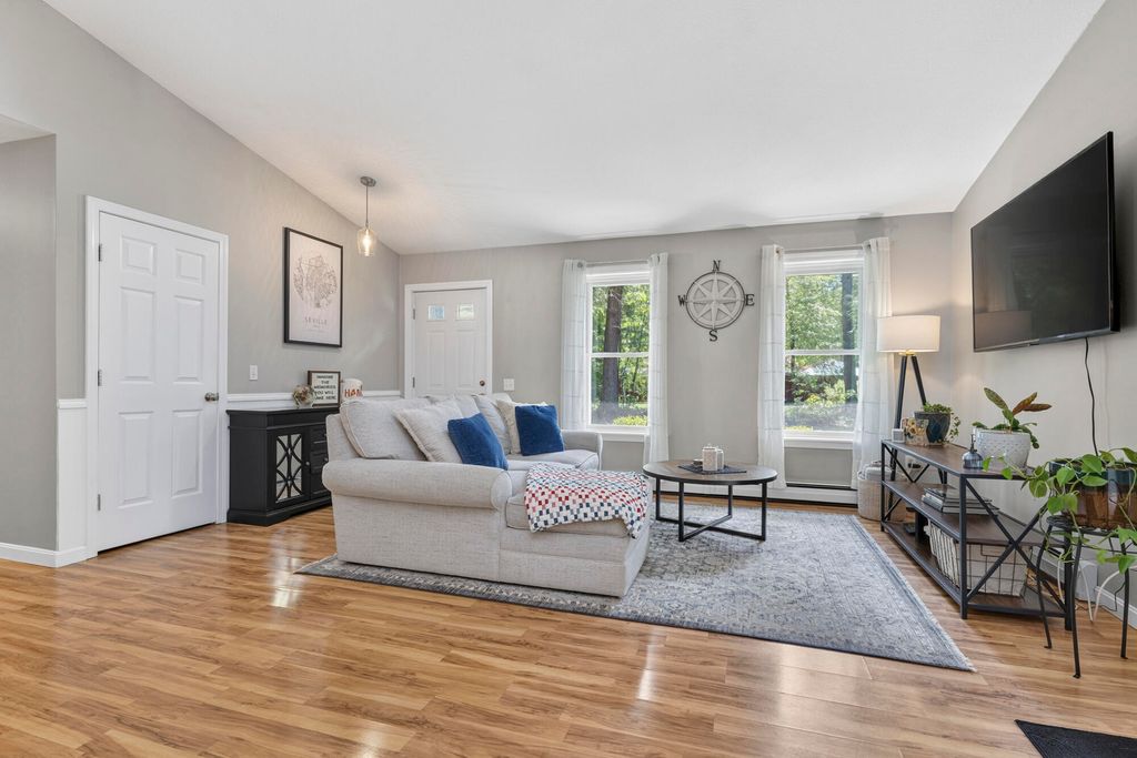 Photo of 211 Broadturn Road, Scarborough, ME 04074 (MLS # 1665554)