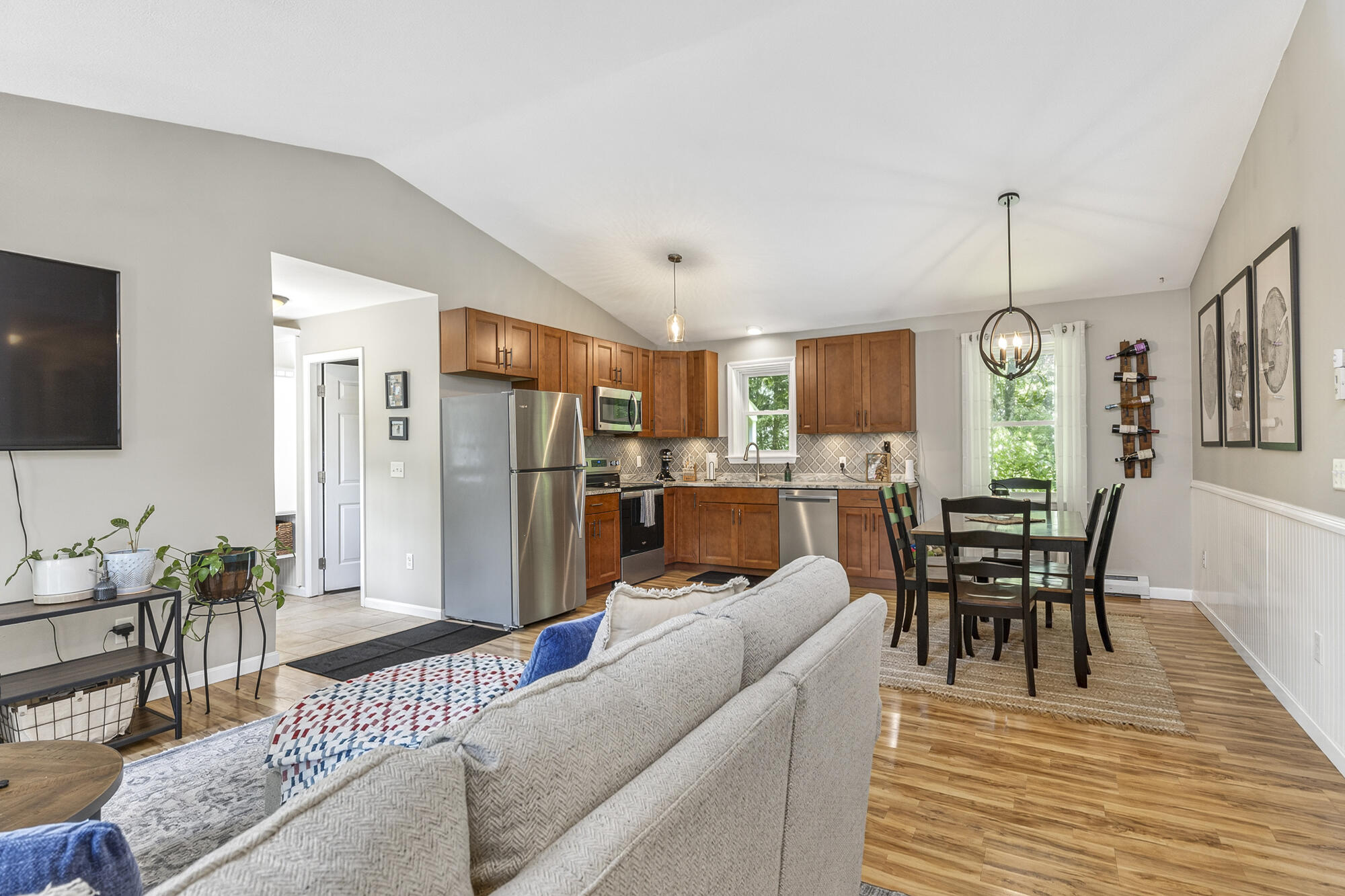 211 Broadturn Road