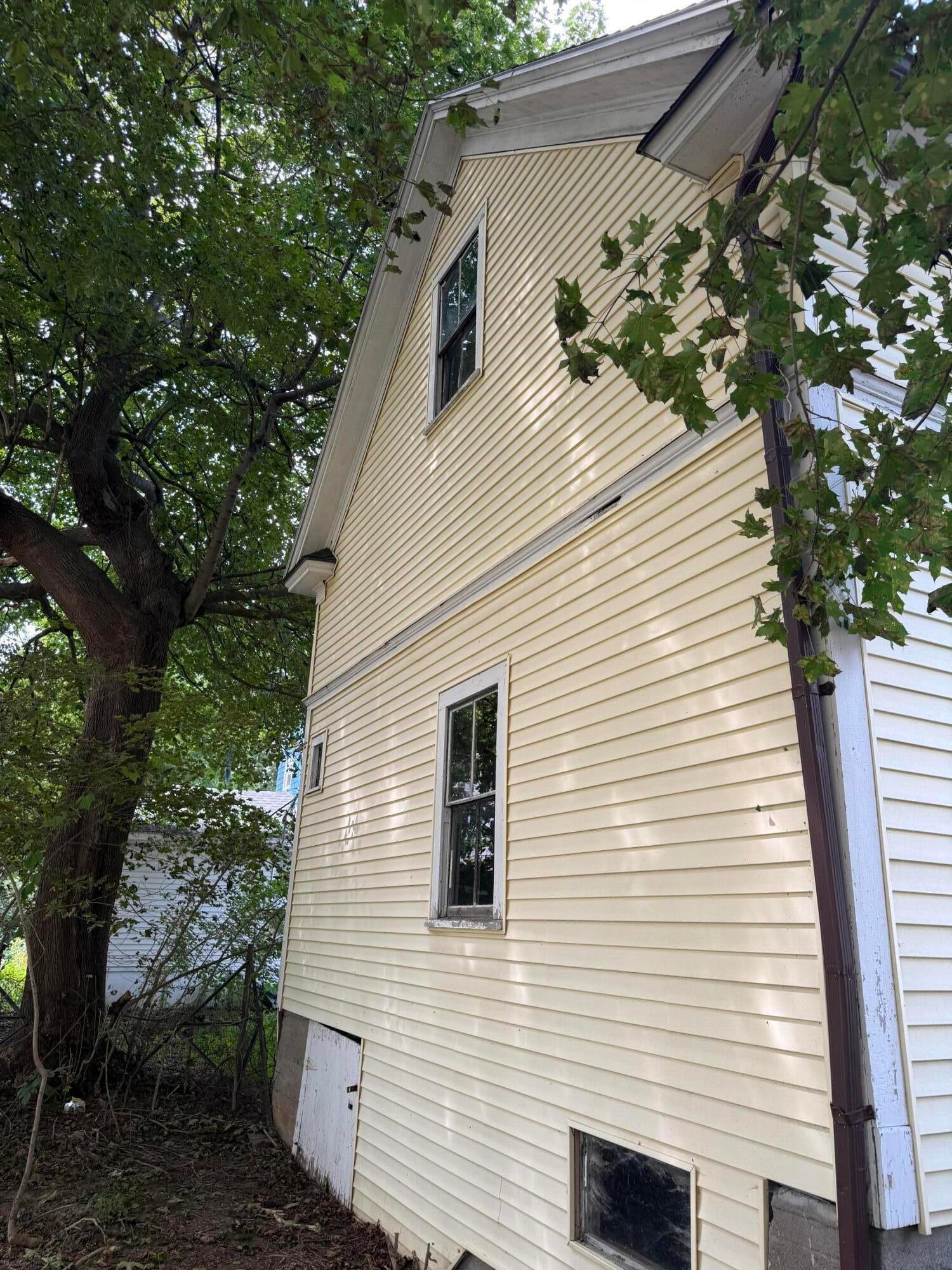 83 Willow Street