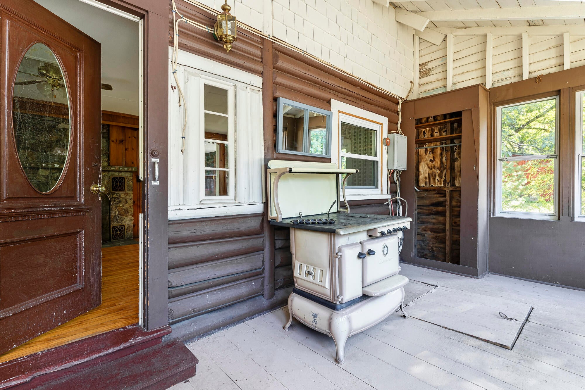 351 Ossipee Trail W