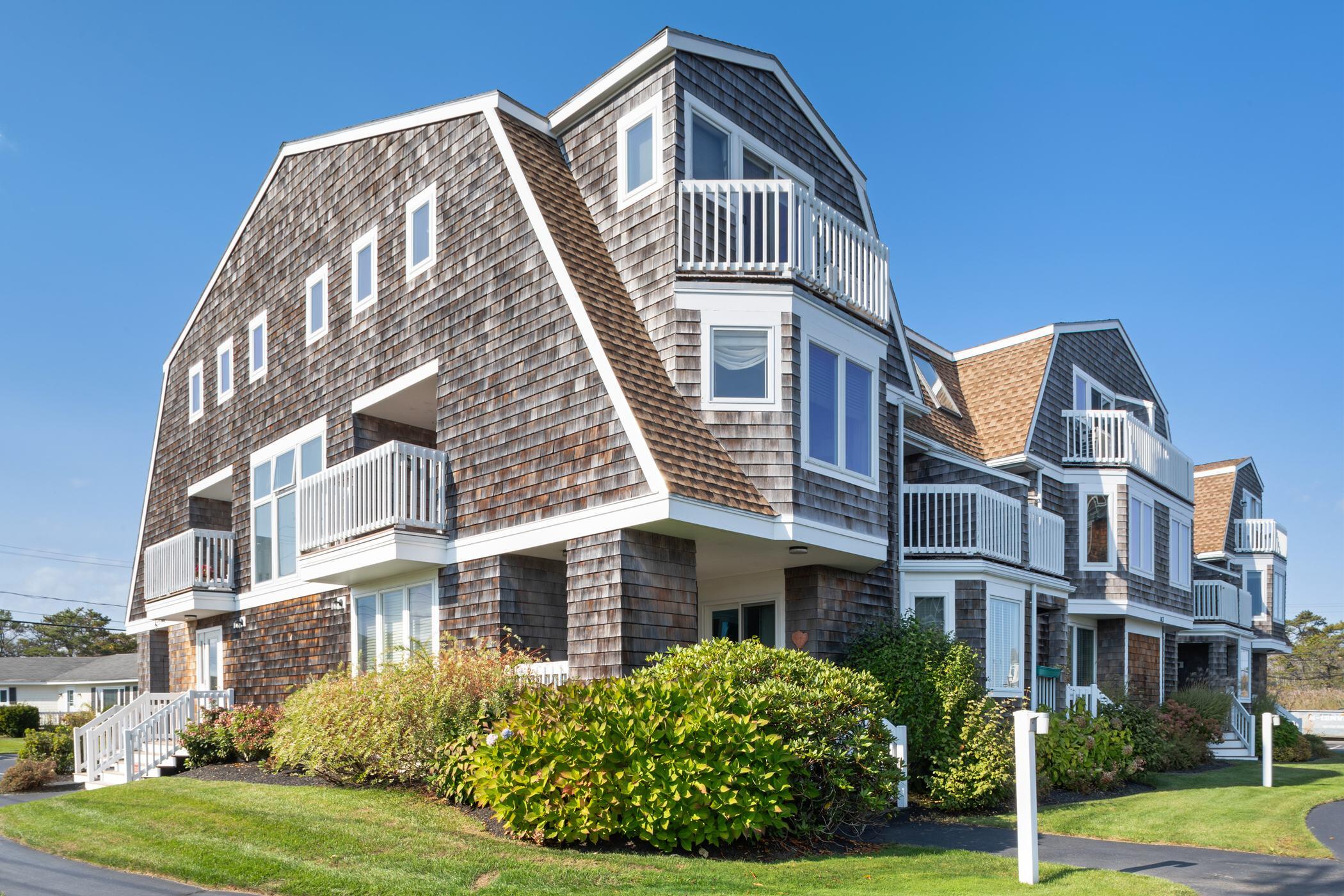 143 Beach Avenue 203