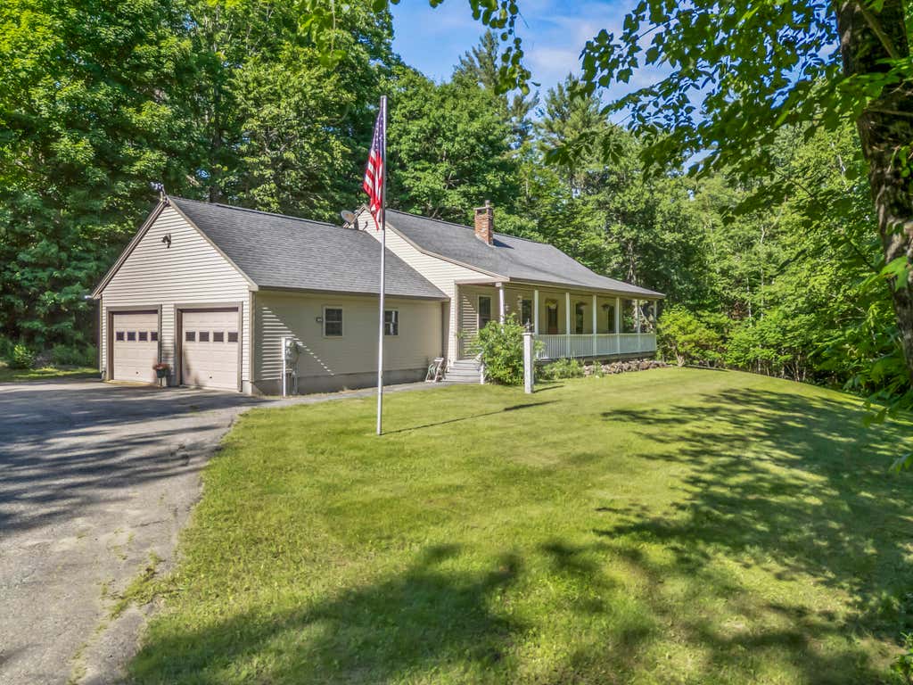 Photo of 32 Fieldstone Drive, West Gardiner, ME 04345 (MLS # 1668197)