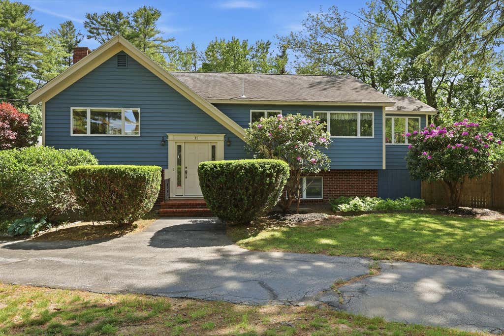 Photo of 11 Cascade Road, Old Orchard Beach, ME 04064 (MLS # 1669035)
