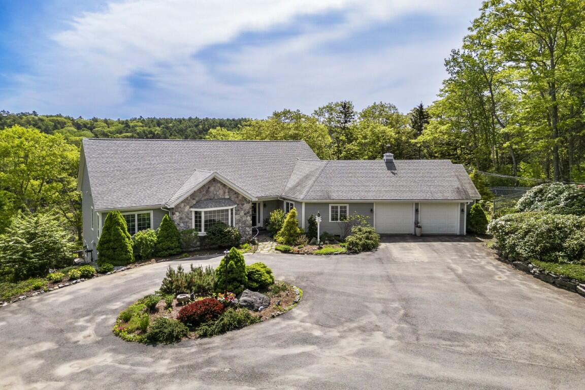236 Lakeside Drive