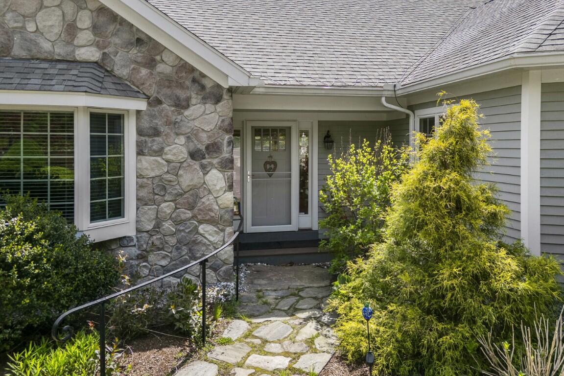 236 Lakeside Drive