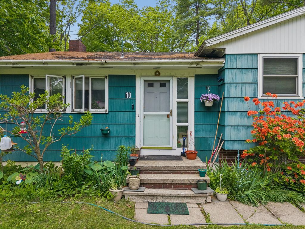 Photo of 10 Ridgewood Drive, Augusta, ME 04330 (MLS # 1665263)