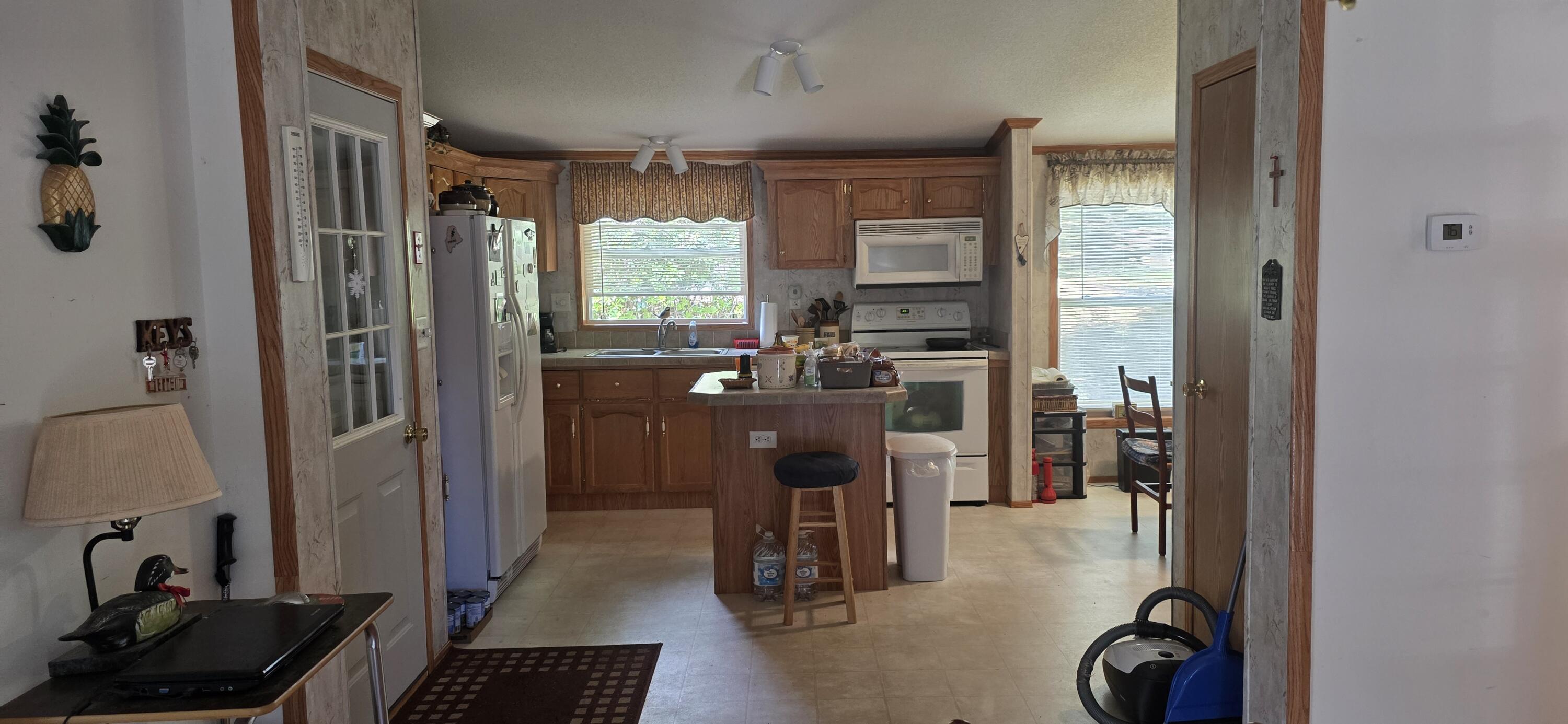 6 Redwood Drive