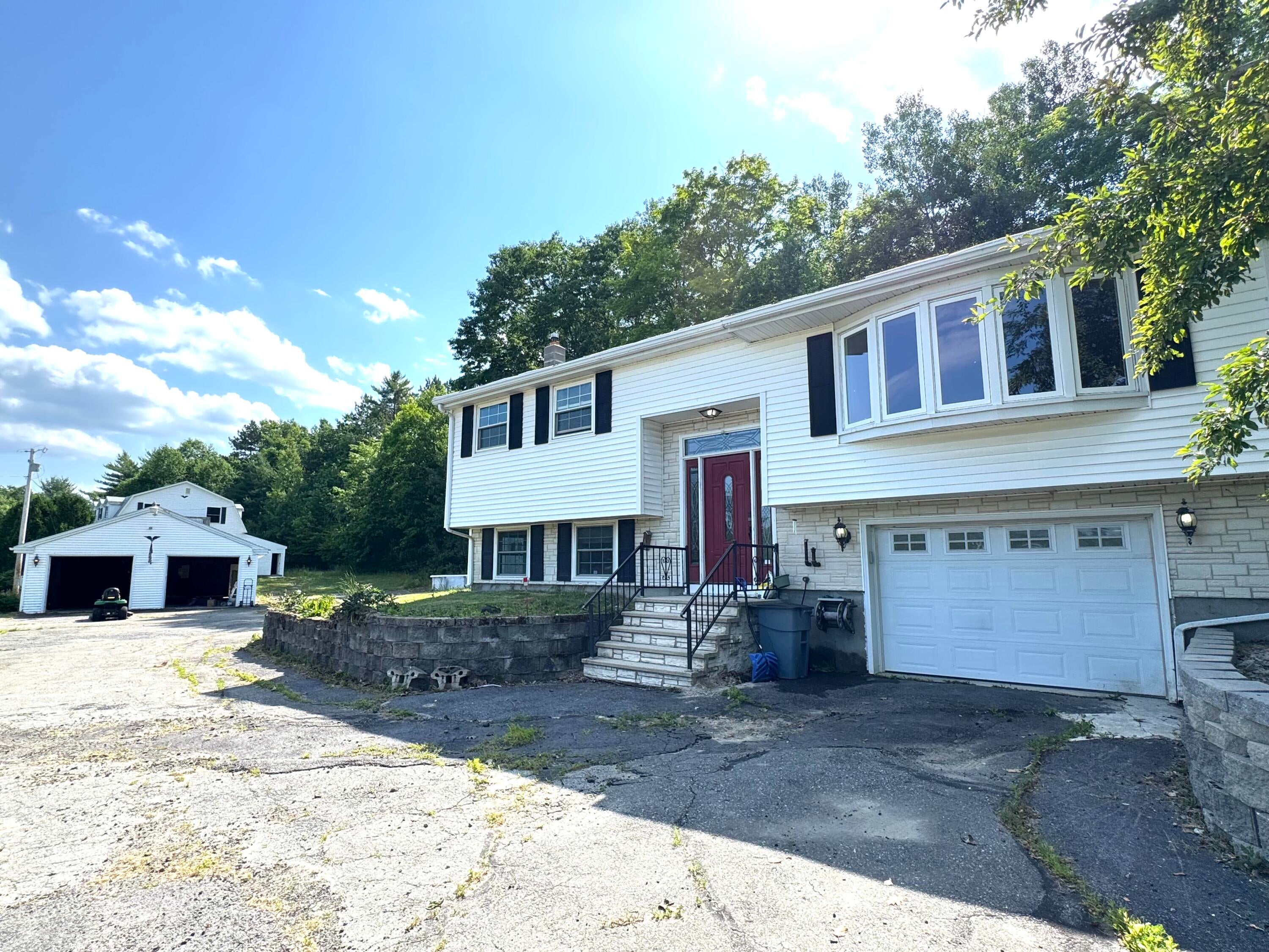 902 Eastern Avenue