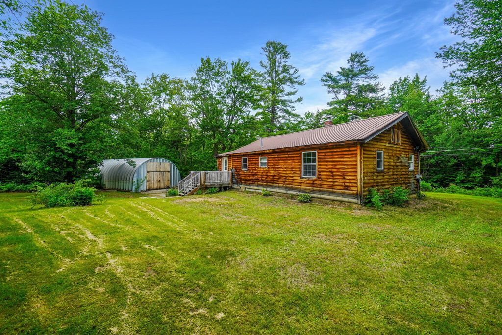 Photo of 401 Vernon Street, Bethel, ME 04217 (MLS # 1666928)