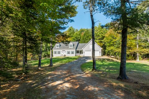 Photo of 81 Lower Cross Road, Nobleboro, ME 04555 (MLS # 1664670)