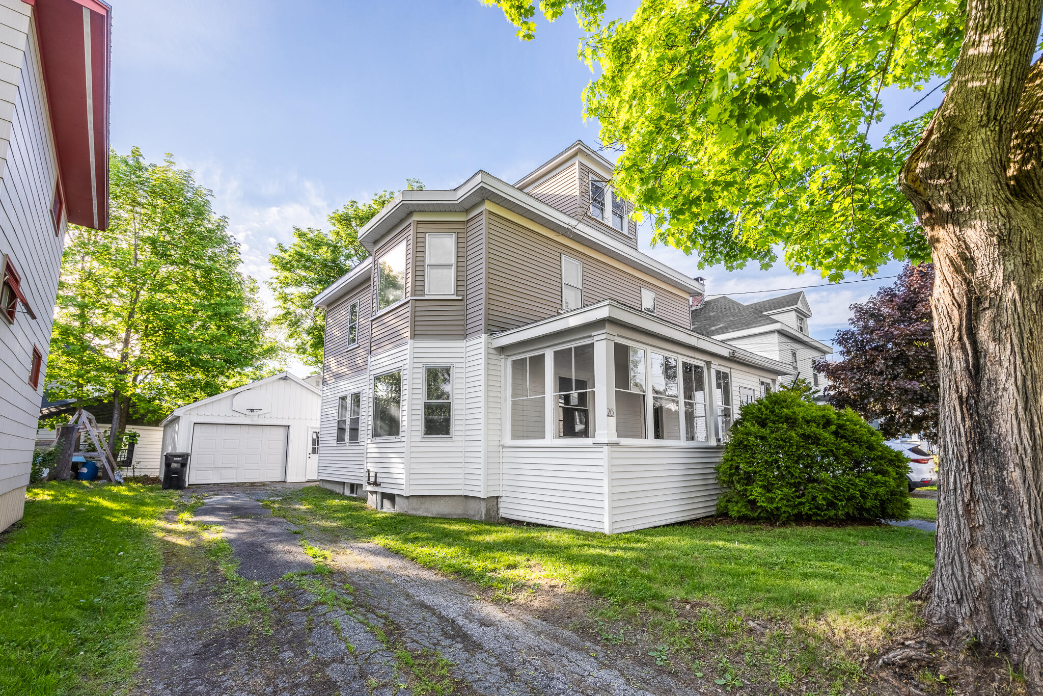26 Webster Avenue N
