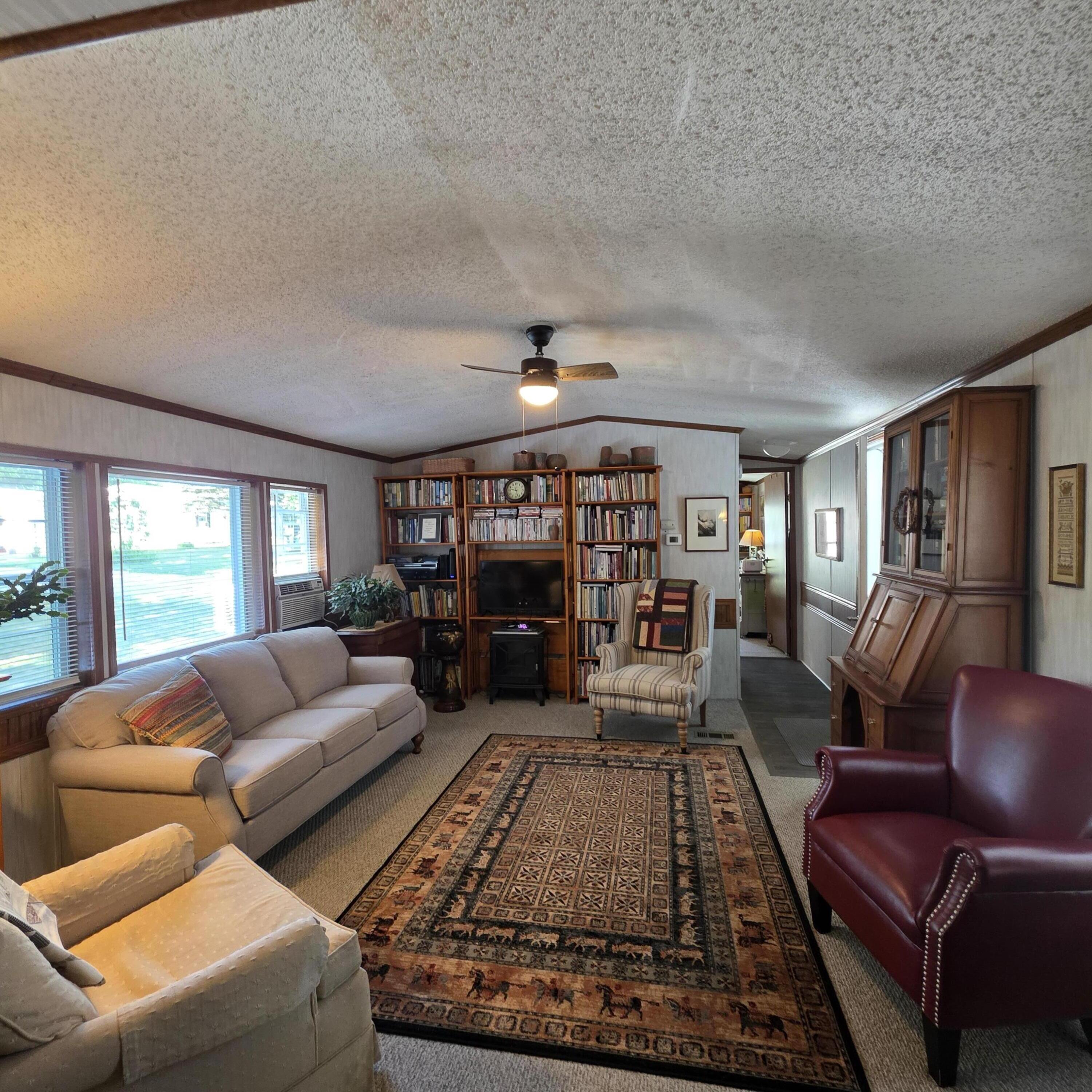 18 Hilltop Court