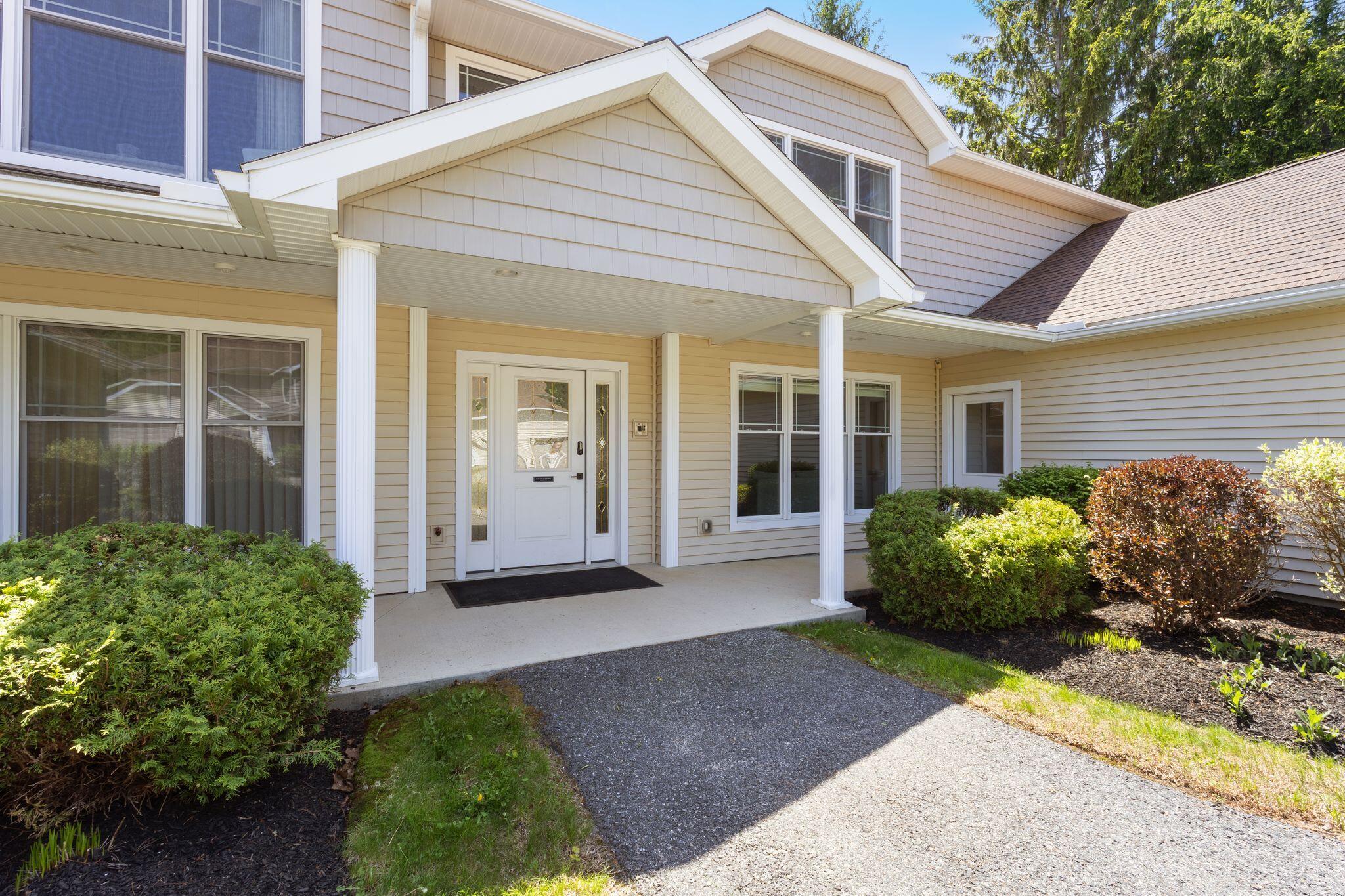 210 Forest Street 6