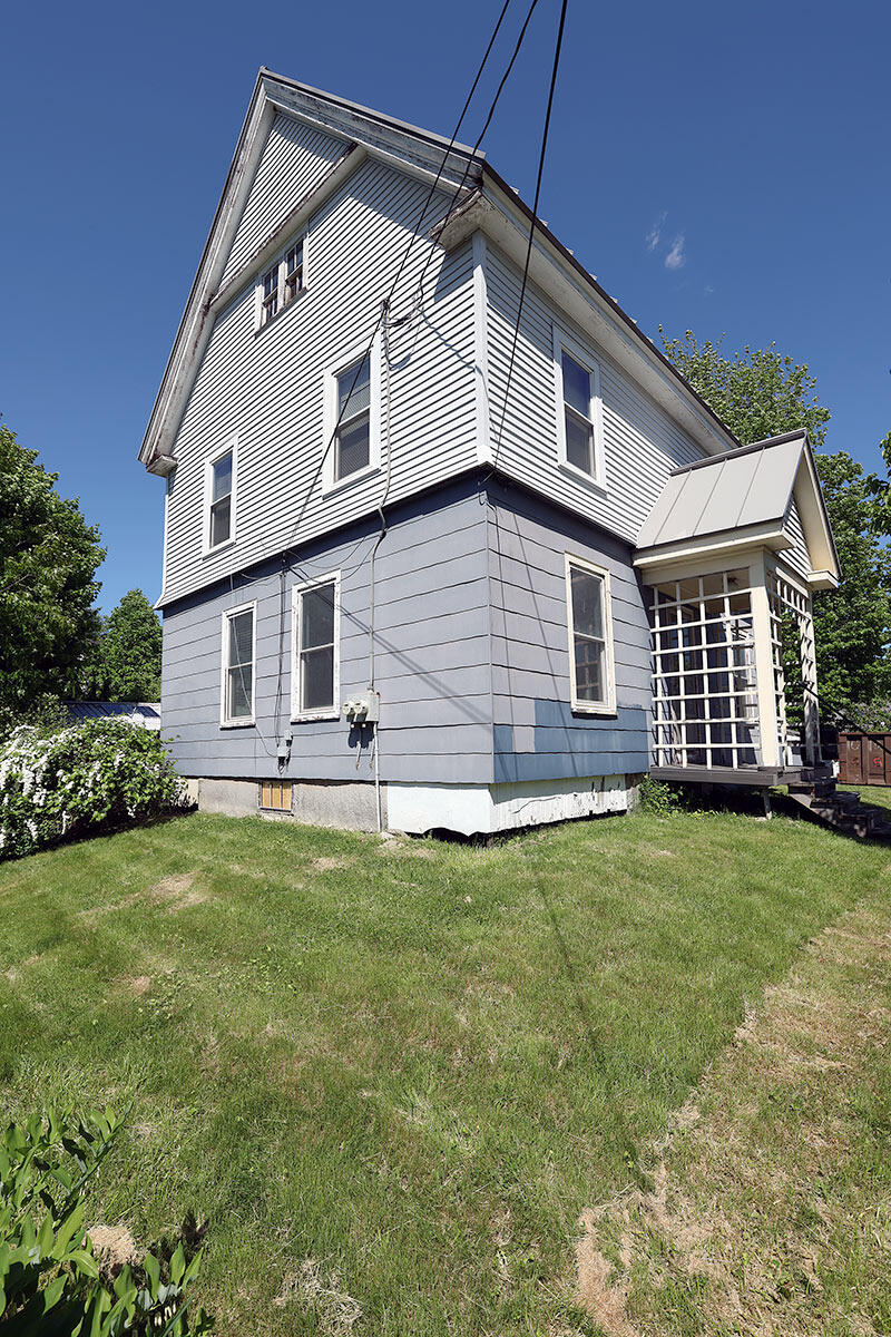 3 Grand Street