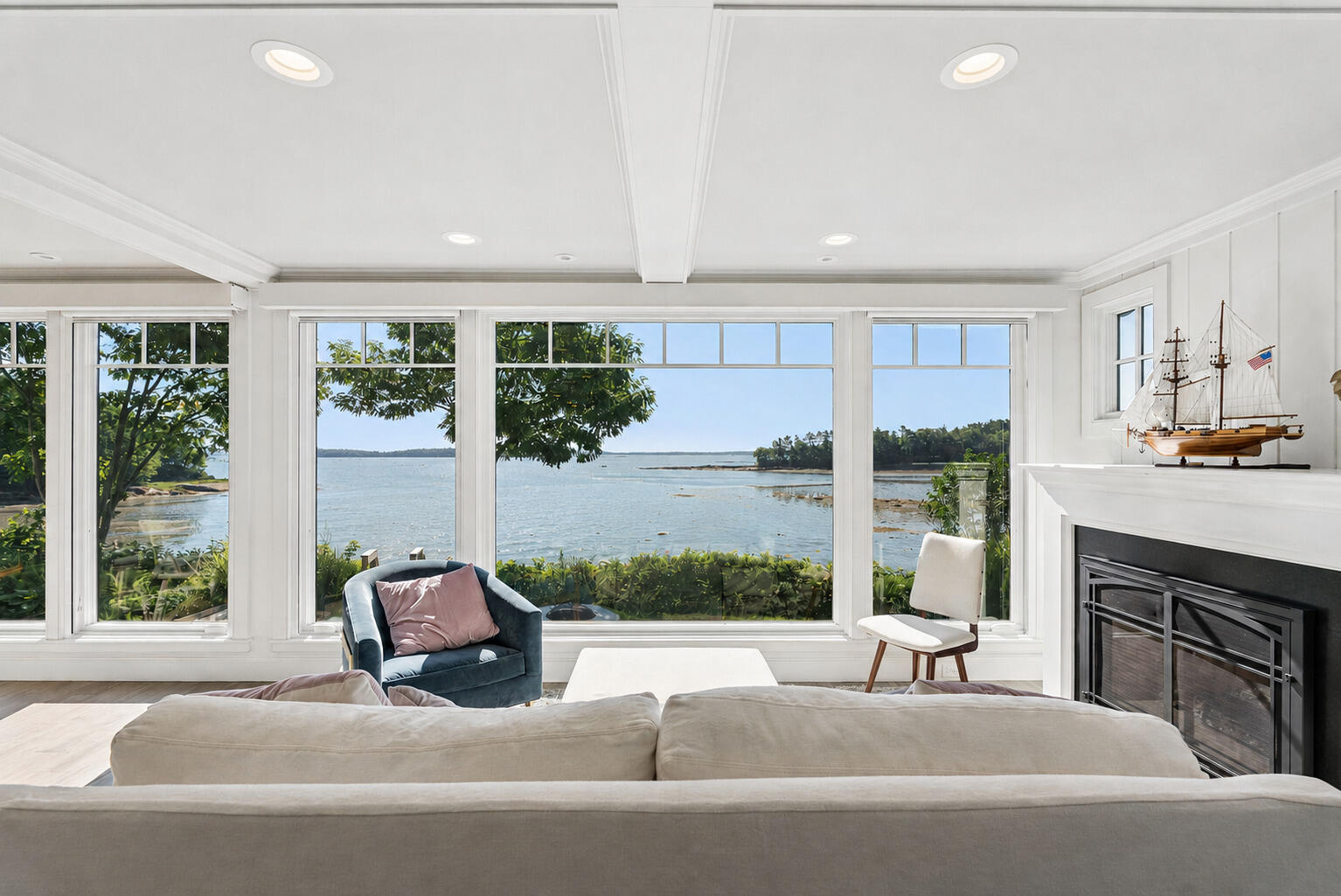 32 Edgewater Road