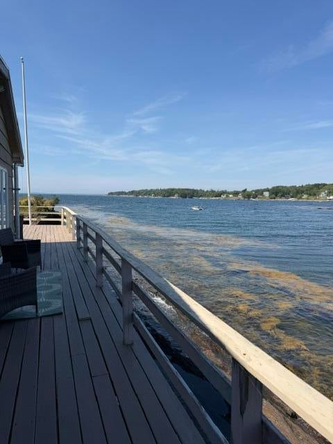 195 Beach Road