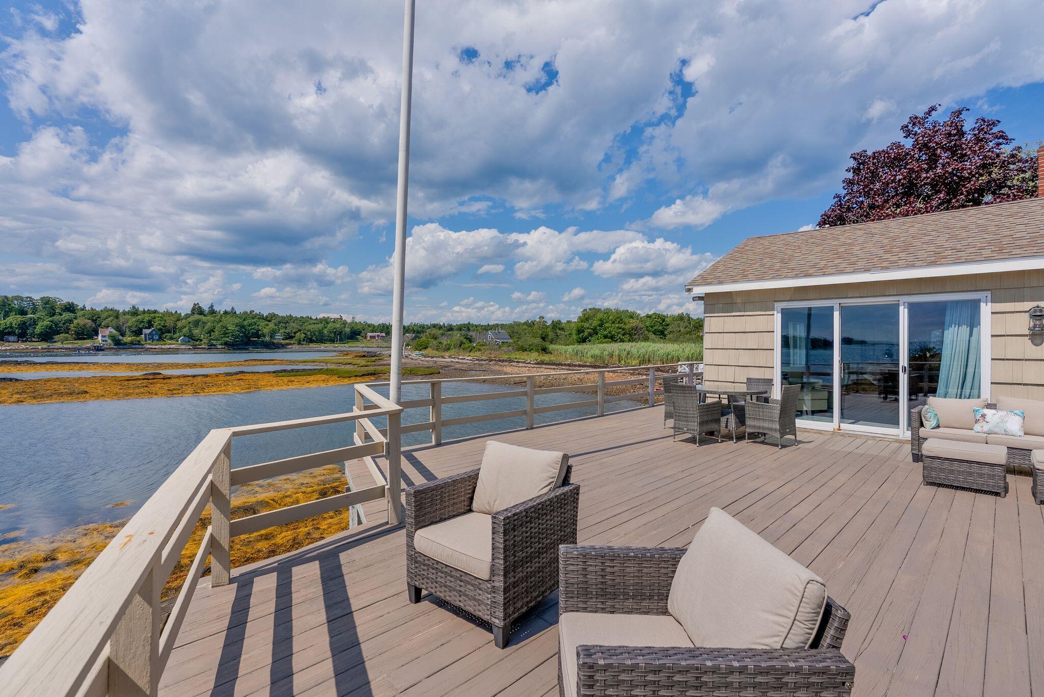 195 Beach Road