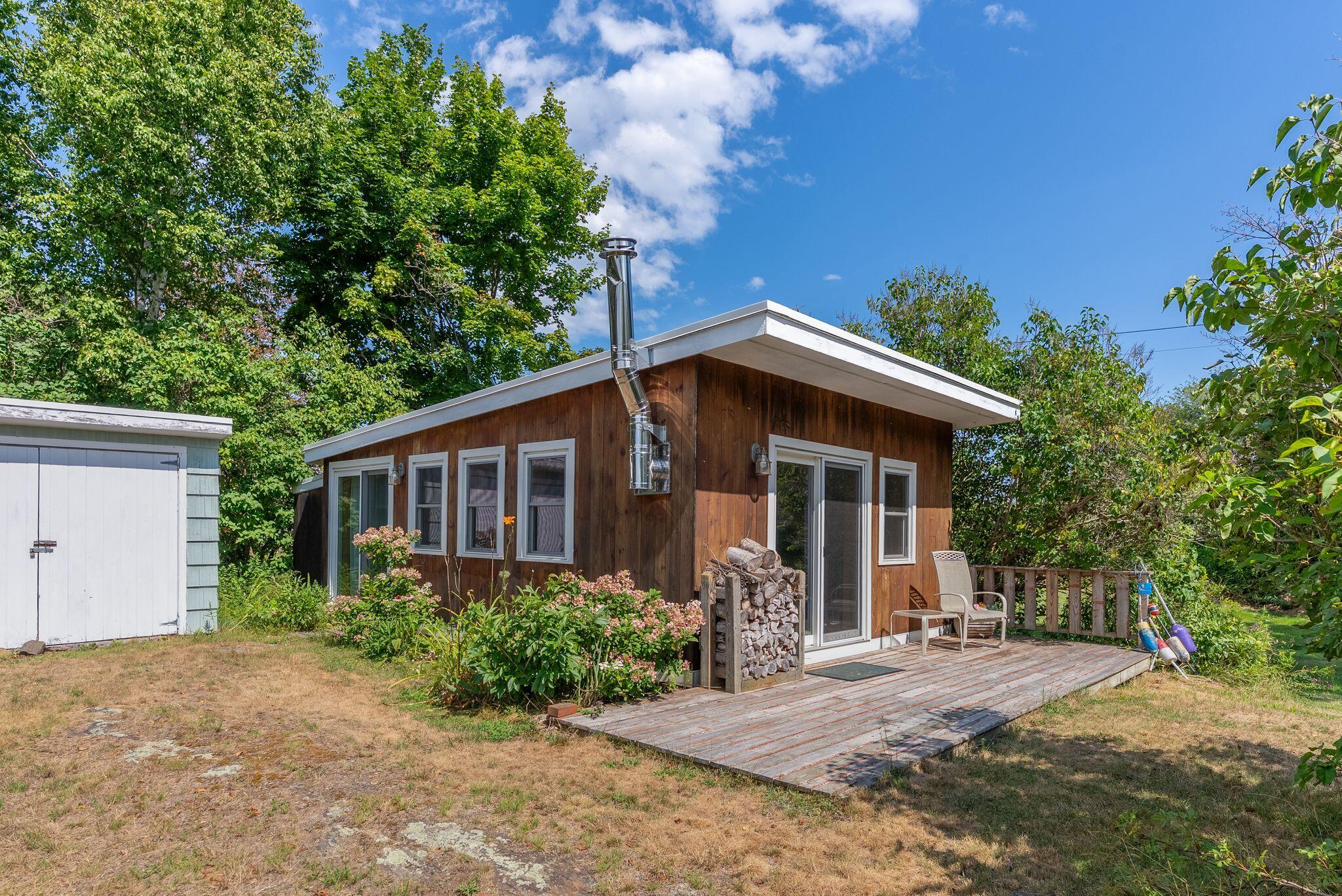 195 Beach Road