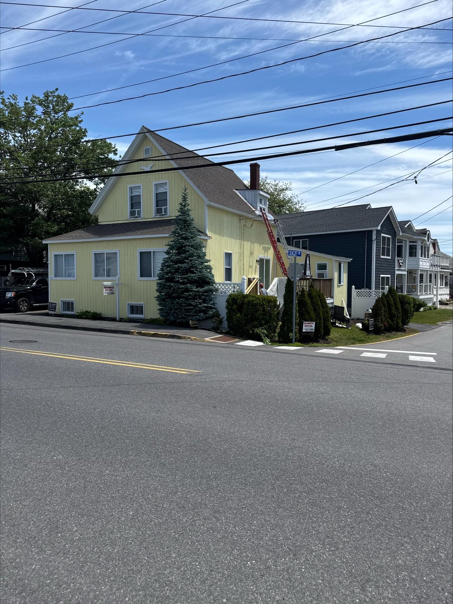 113 W Grand Avenue