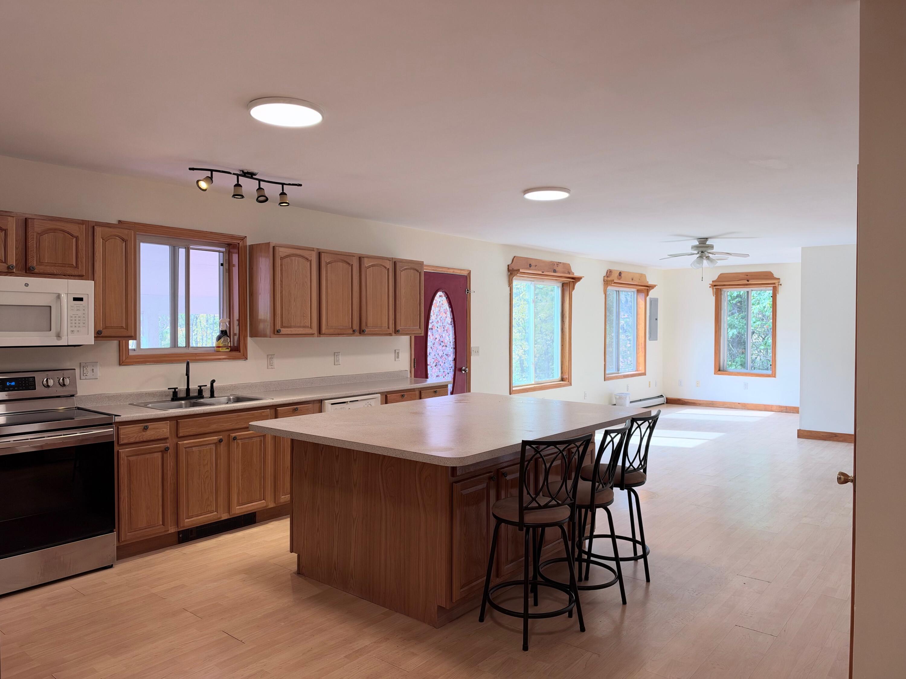 1052 Sokokis Trail N 0