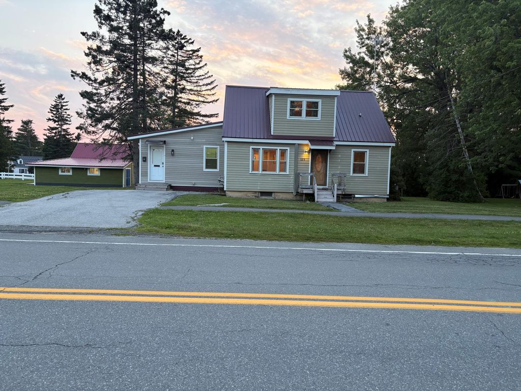 Photo of 115 Parkway N, Brewer, ME 04412 (MLS # 1669594)