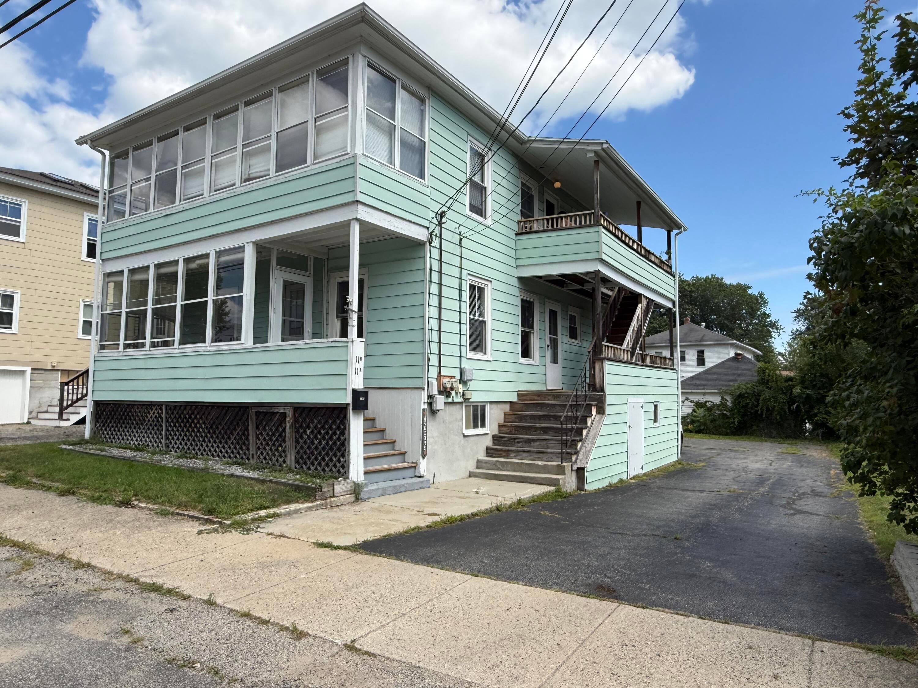 11 Saint Louis Street