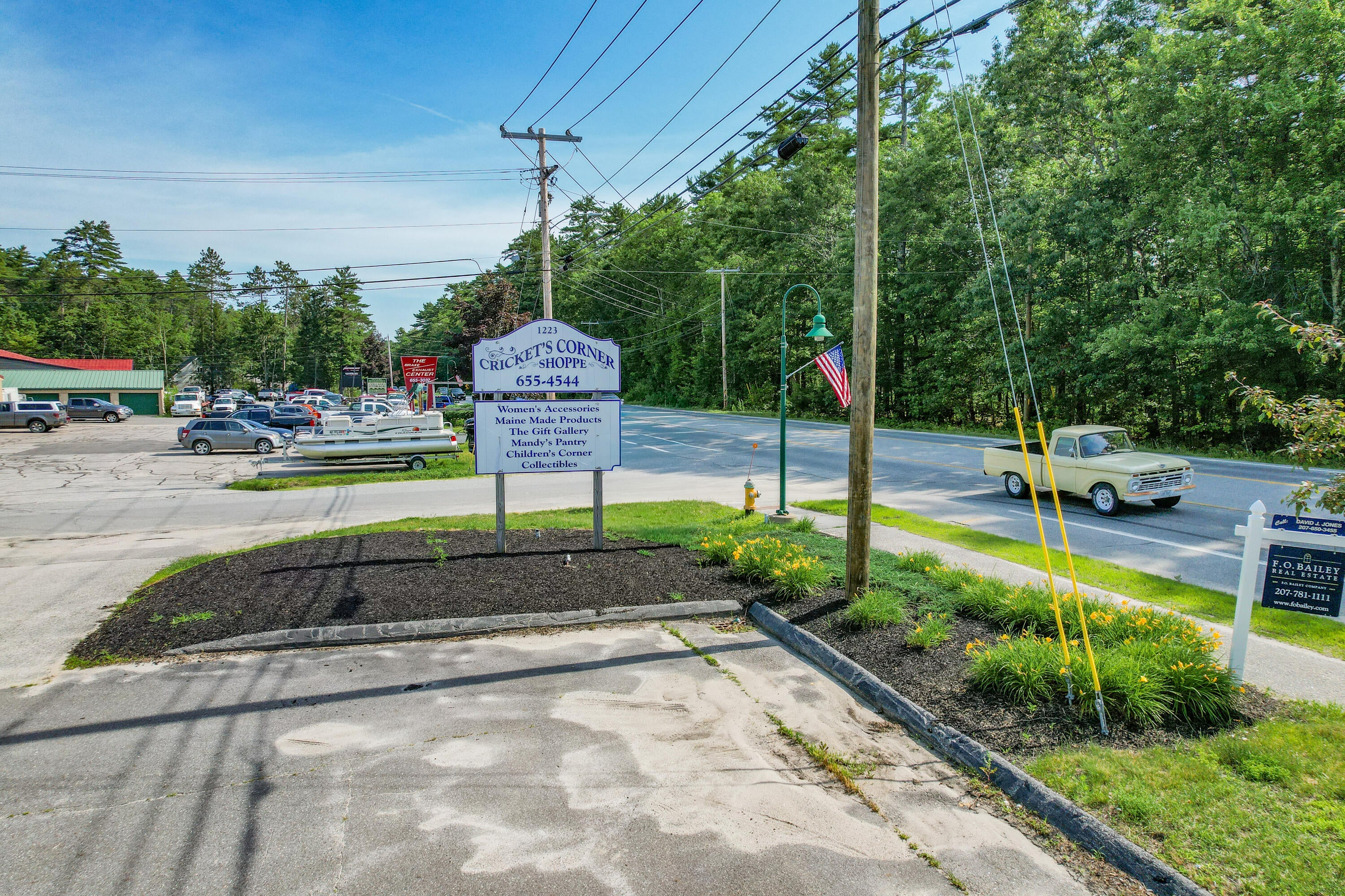 1223 Roosevelt Trail