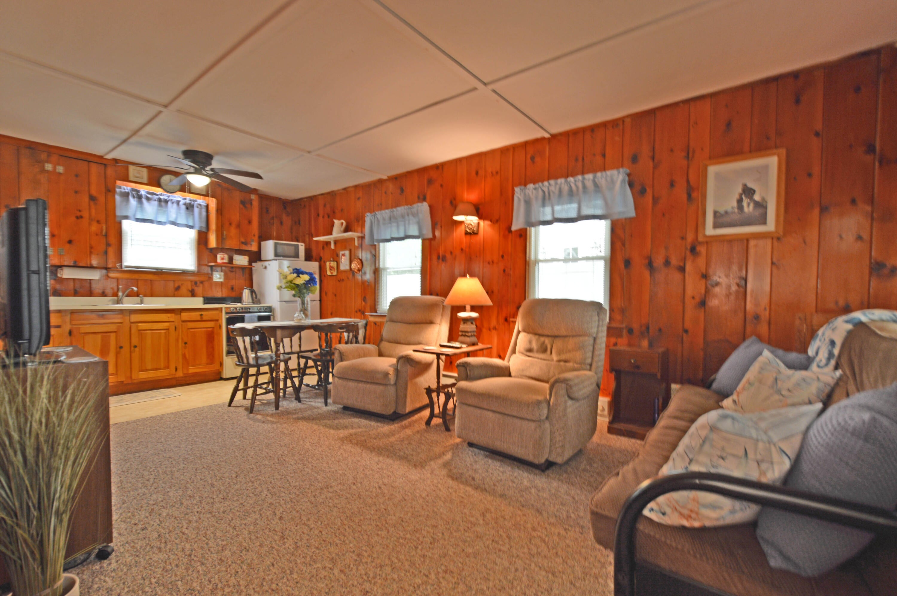 586 Kings Highway 1