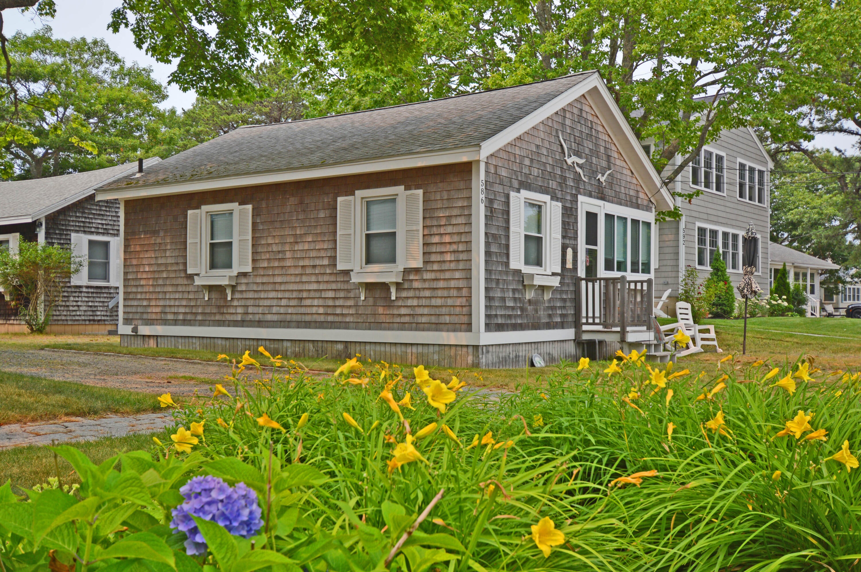 586 Kings Highway 1