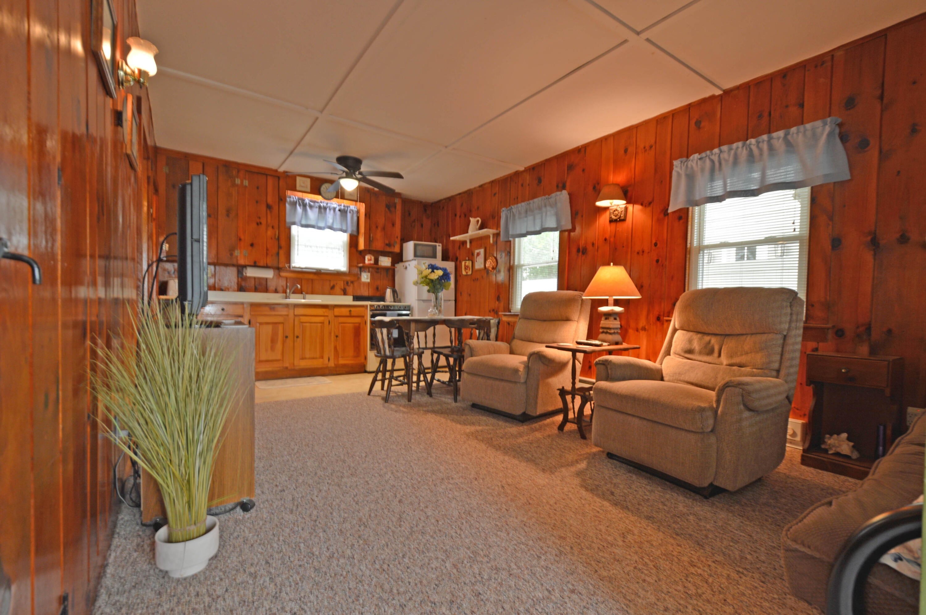 586 Kings Highway 1